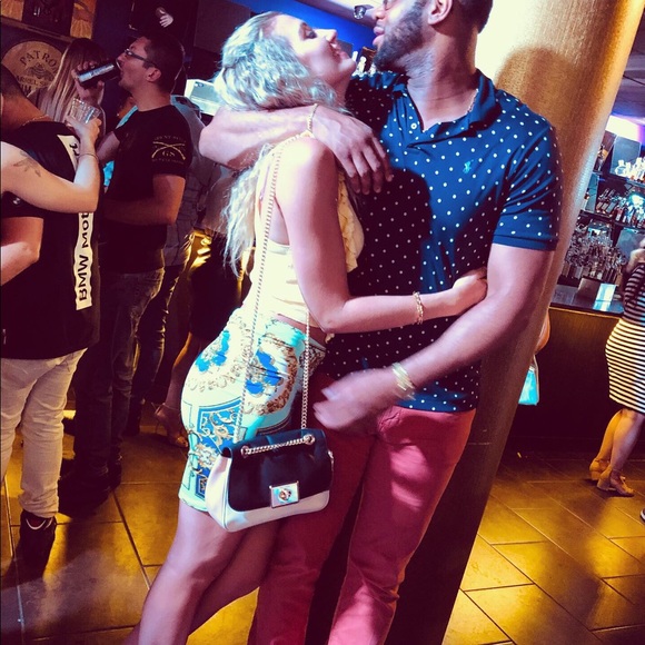 I’m Jordyn And This Is My Fam’s Closet 💗 - Picture 3 of 7